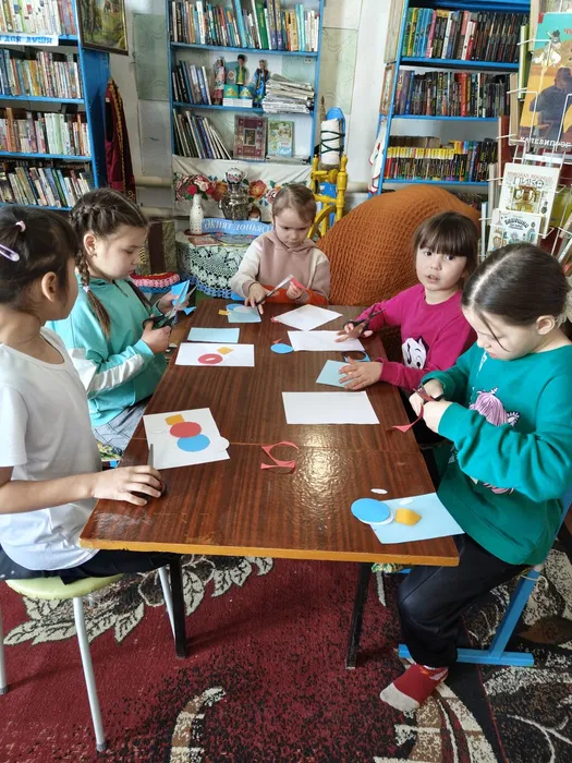 Творческое занятие «Открытка папе»