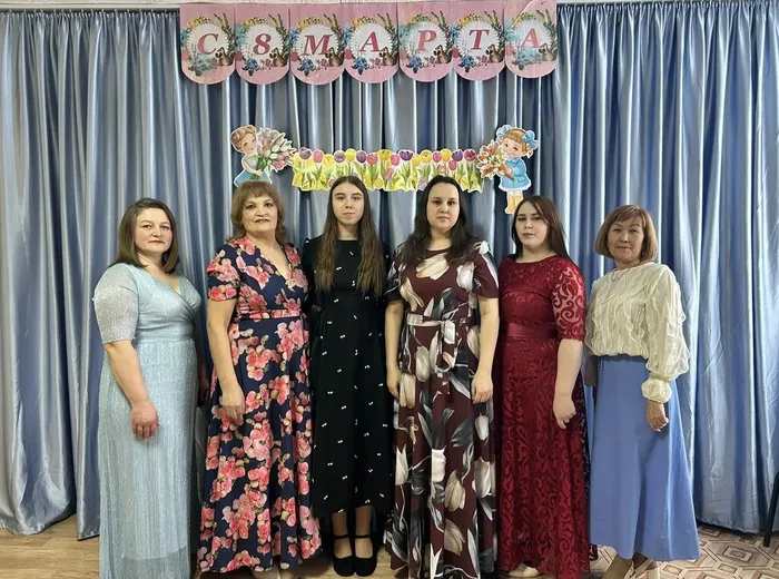 Литературно-музыкальная композиция «Все для милых и родных!»