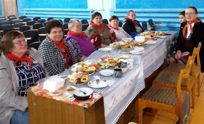 «Мы родом из СССР»: тёплая встреча с пионерским детством