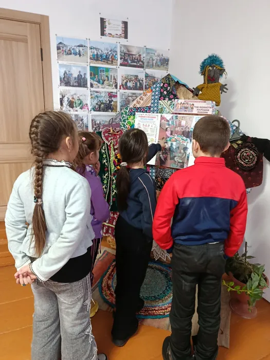 Познавательная беседа-знакомство «Культура и традиции народов России»