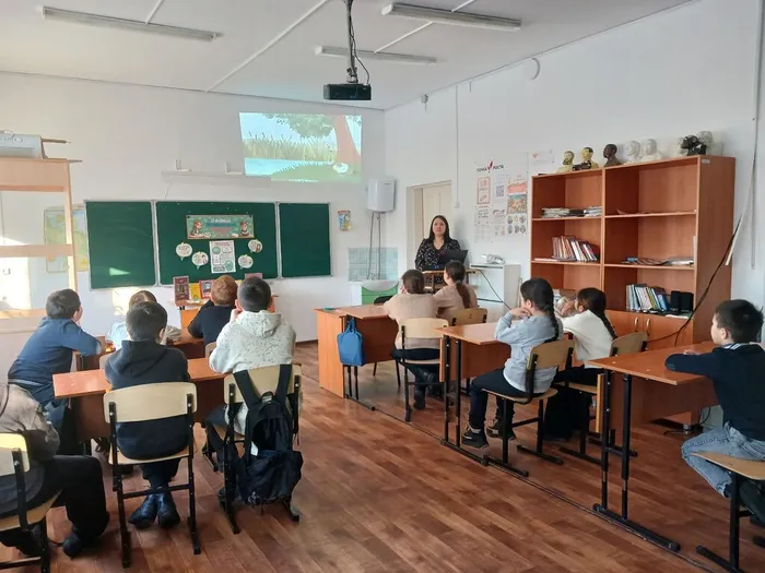 Фольклорно-игровой час «Знатоки родного языка»
