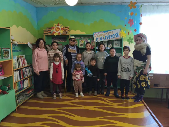 Литературный праздник «Приглашаем всех друзей встретить книжнкин юбилей!»