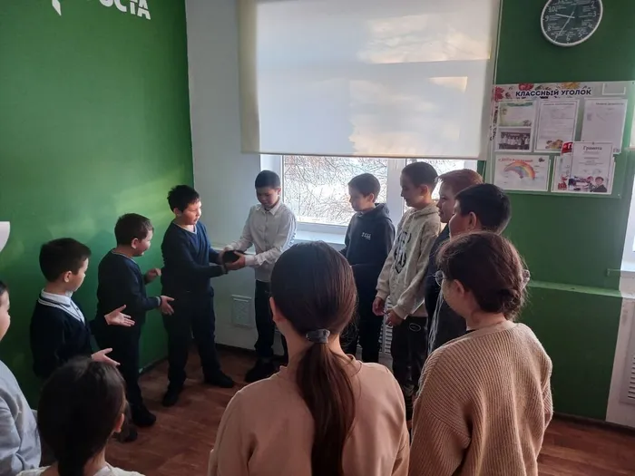 Фольклорно-игровой час «Знатоки родного языка»