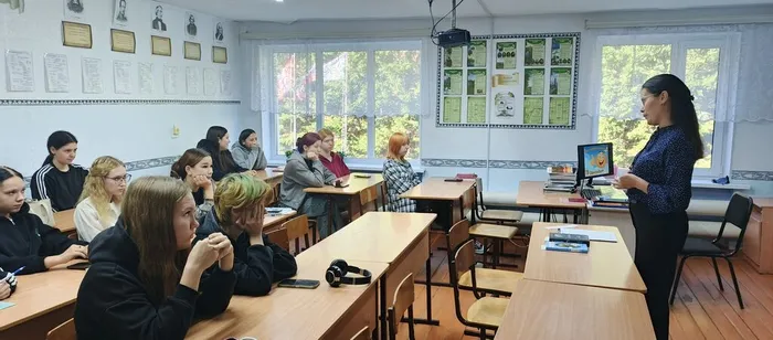 Эмодзи-батл «Между слов и смайлов»