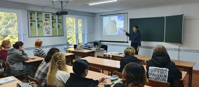Эмодзи-батл «Между слов и смайлов»
