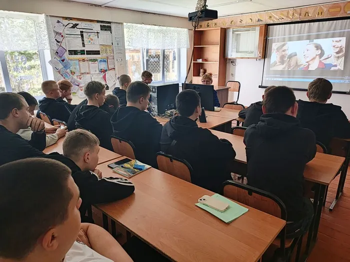 Познавательный час «Русский солдат смекалкой богат»