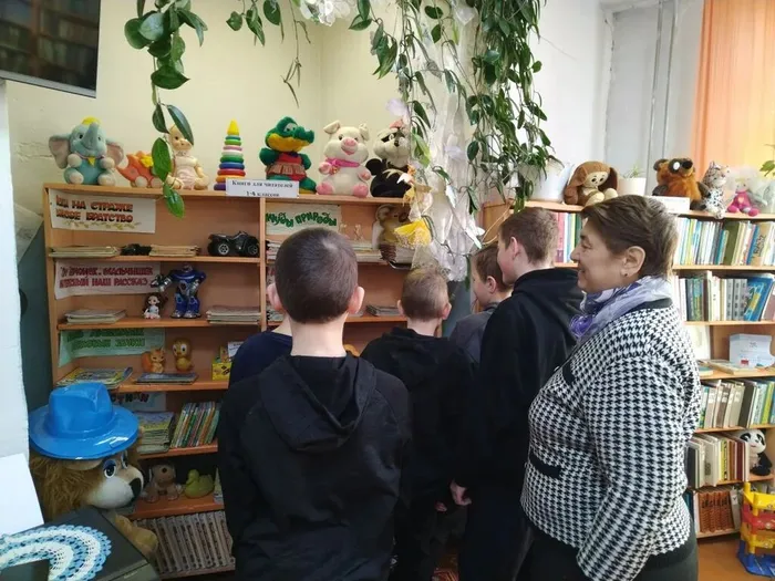 Экскурсия&nbsp;«С книгой будем мы дружить – в библиотеку приходить!»