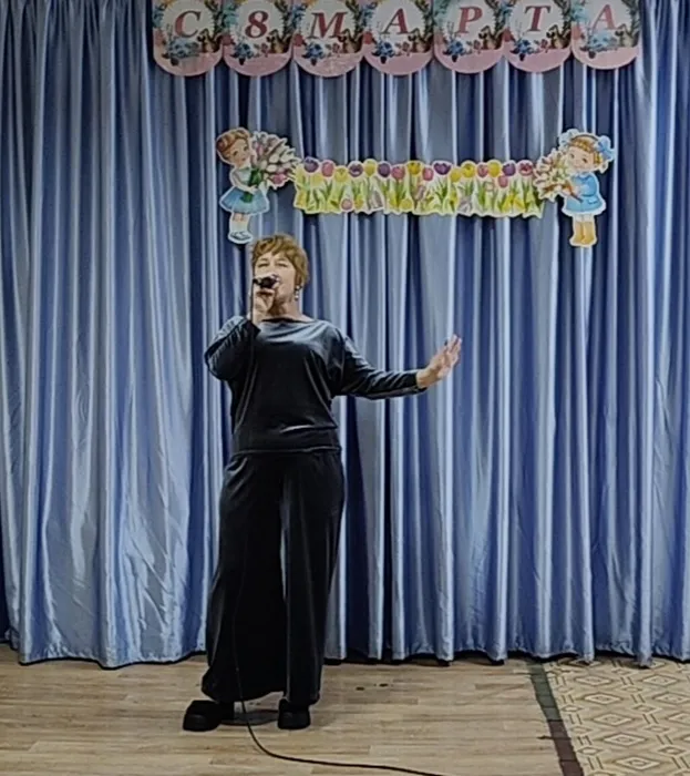 Литературно-музыкальная композиция «Все для милых и родных!»