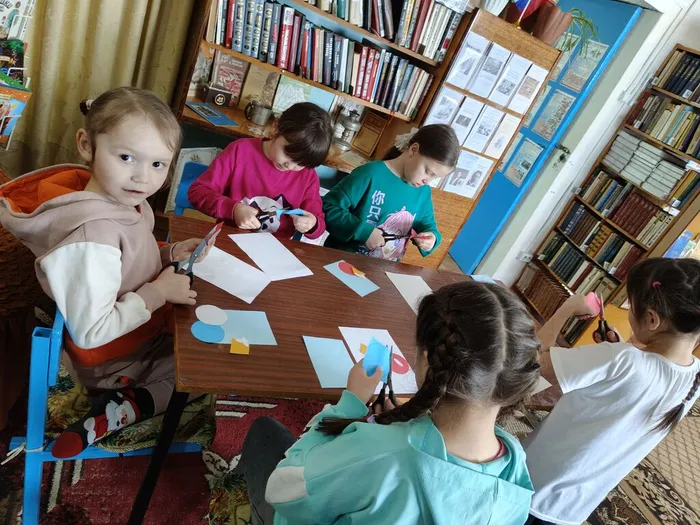 Творческое занятие «Открытка папе»