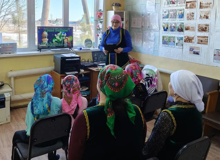 Информационный час «Праздник радостный и священный»