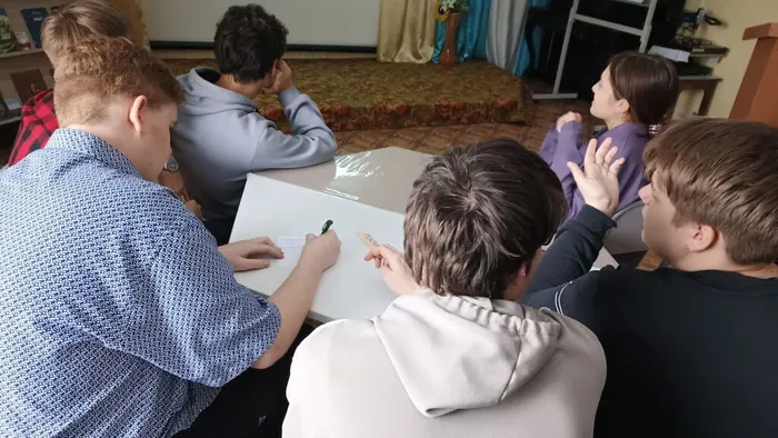 Интерактивная игра-викторина «Любимых книг знакомые приметы»