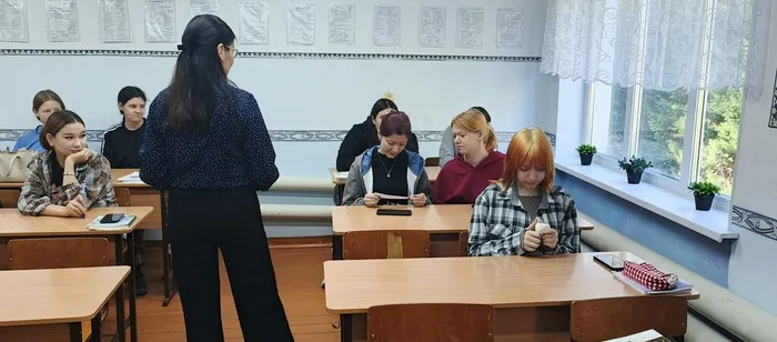 Эмодзи-батл «Между слов и смайлов»