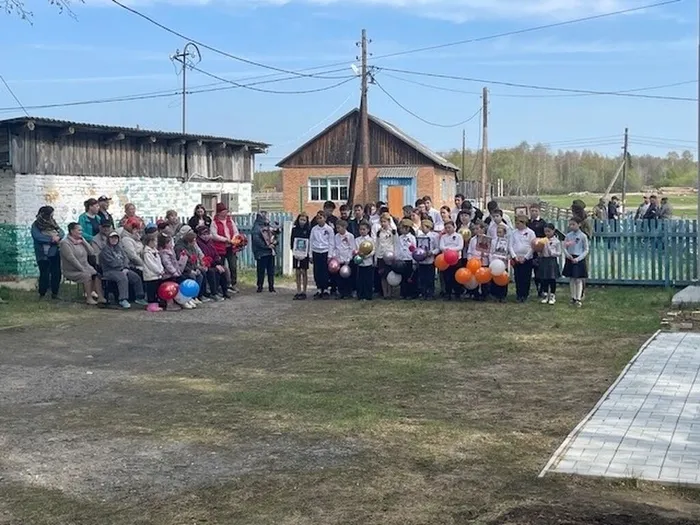 Литературно-музыкальная композиция «Минувших дней святая память»
